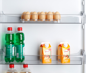 Средние емкости в холодильнике Атлант