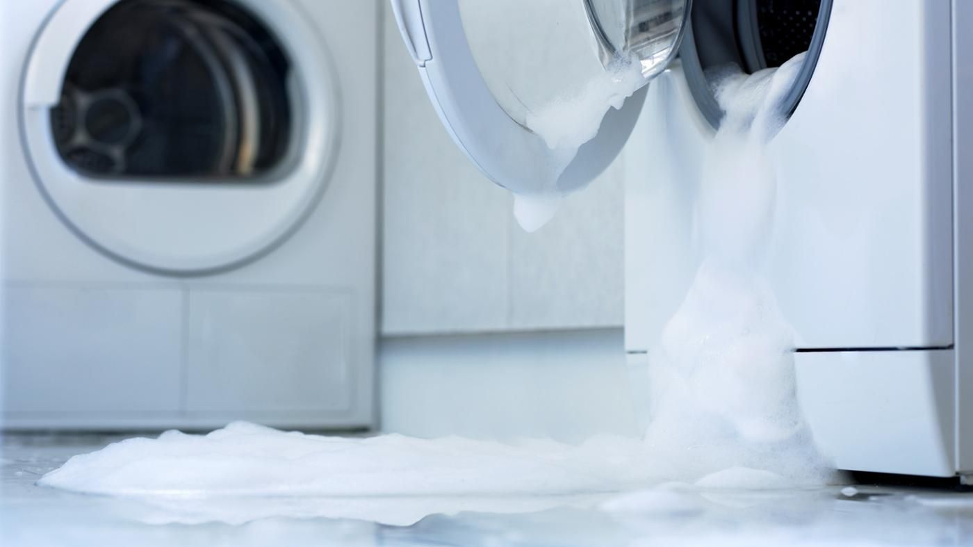 почему течет стиральная машина