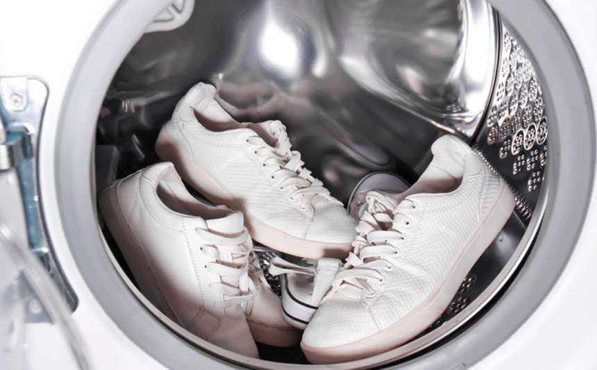 Как стирать кроссовки в стиральной машине?
